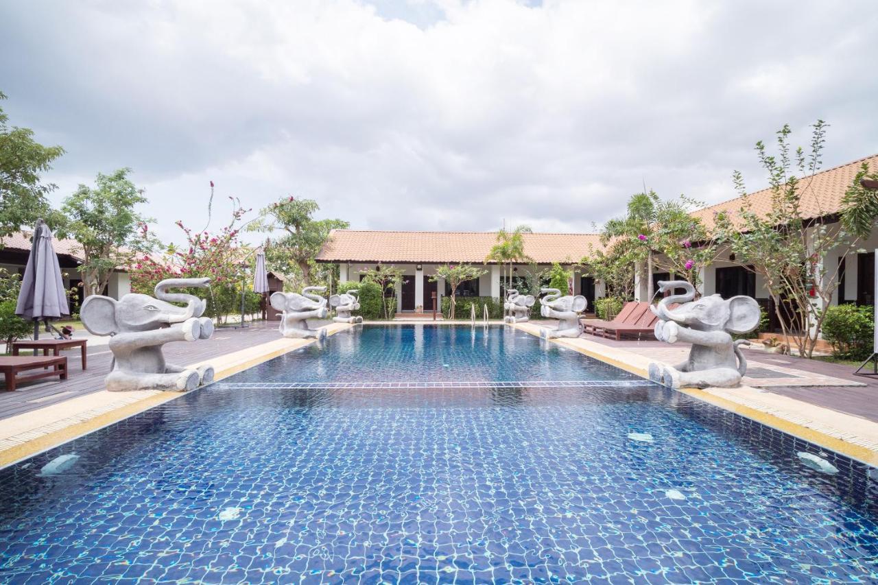 Oyo 837 Baan Kiang Nam Resort Bang Lamung Luaran gambar