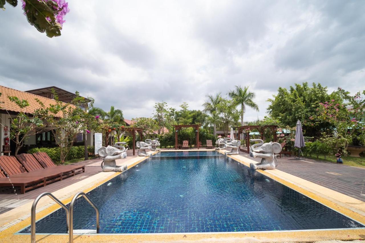 Oyo 837 Baan Kiang Nam Resort Bang Lamung Luaran gambar